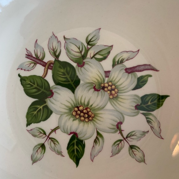 Vintage Johnson’s Bros Covered Vegetable Dish - Picture 4 of 11